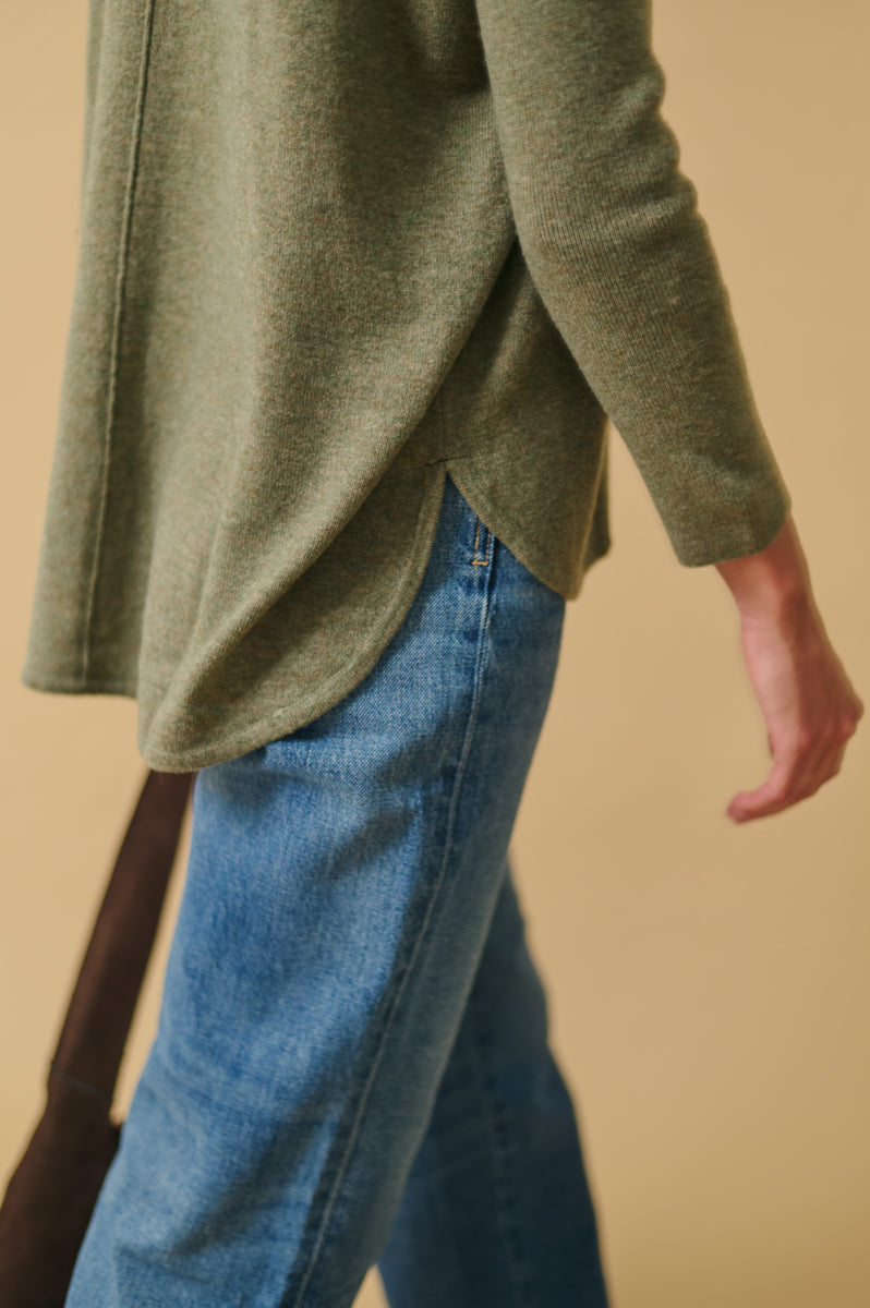 Cardigan poncho 100% cashmere. AGAIN Cashmere.