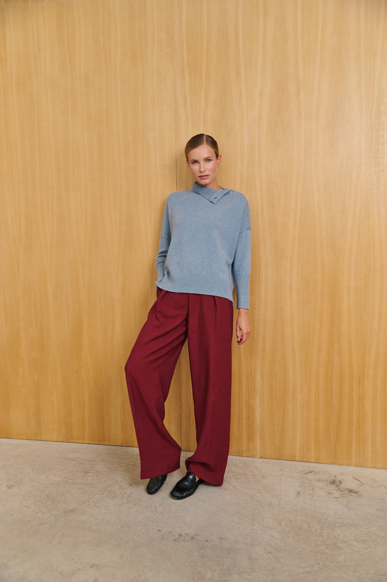 jersey cuello alto con botones 100% cashmere. Again cashmere.