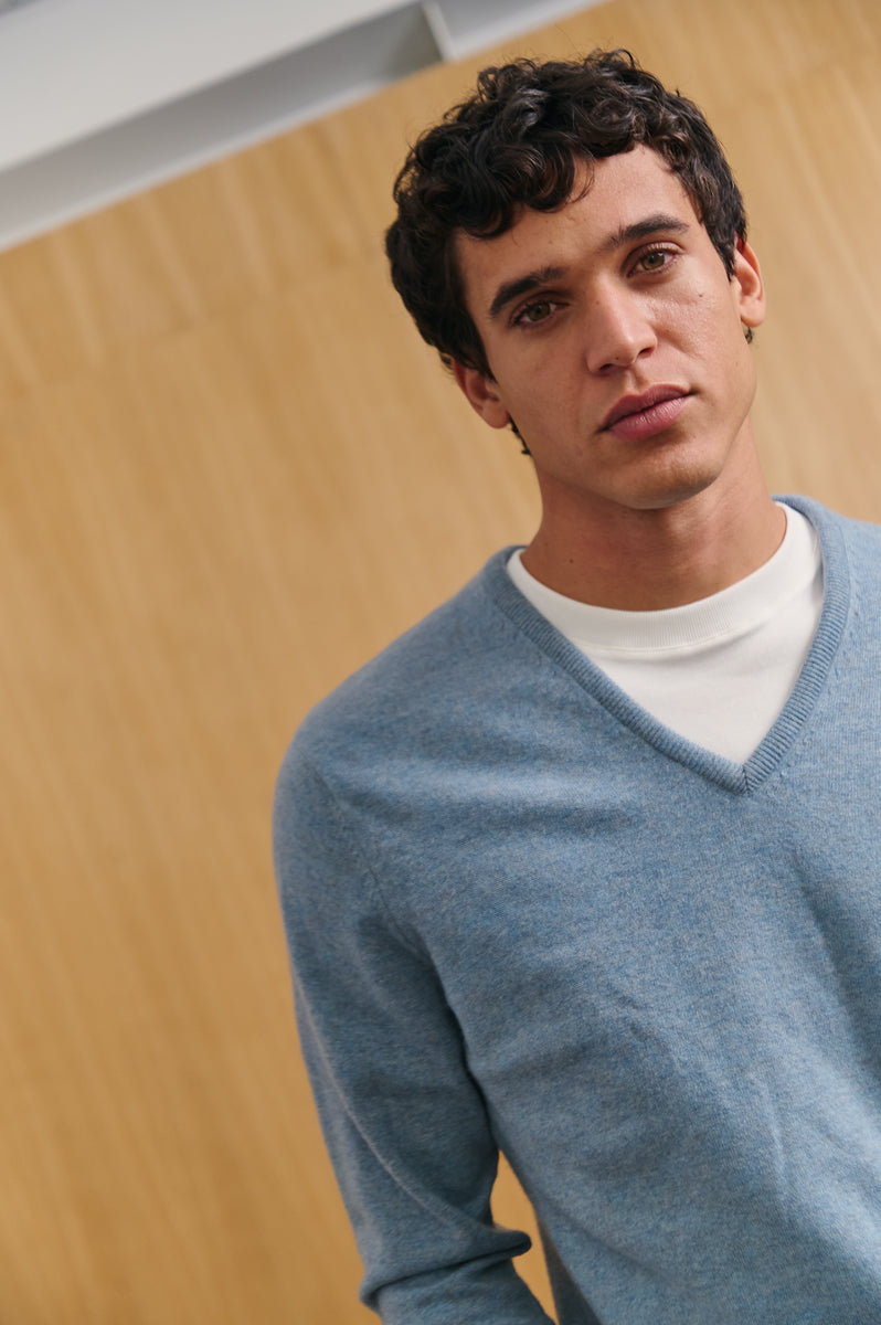Jersey cuello pico de hombre AGAIN Cashmere