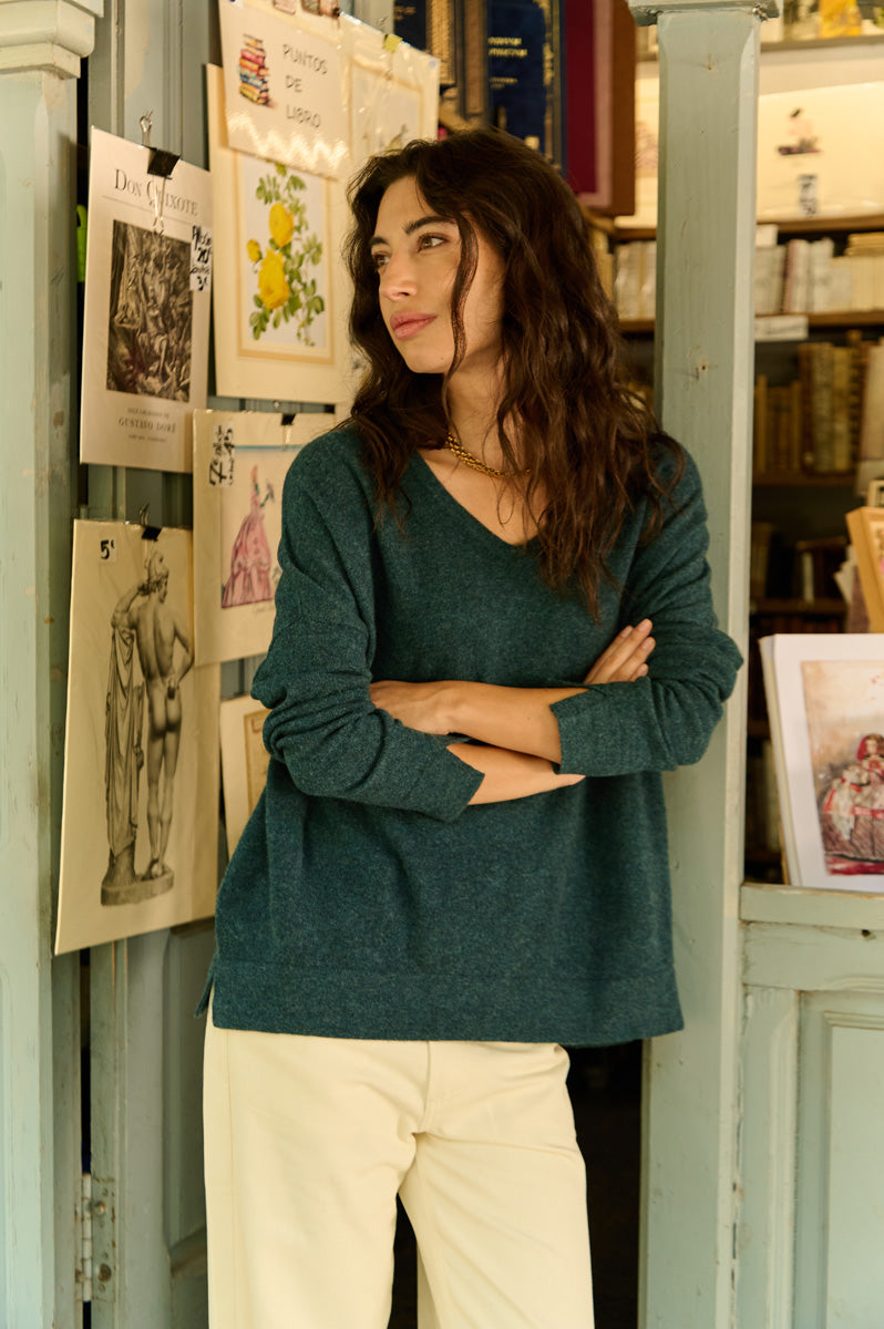 Women's Cashmere V-Neck Sweater AGAIN Cashmere - Main Image