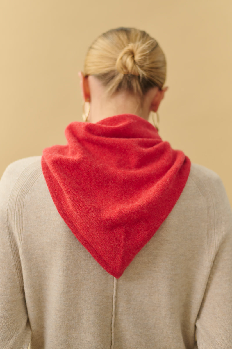 Fular triangular 100% cashmere. AGAIN Cashmere
