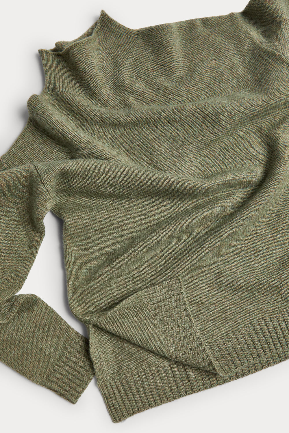 Jersey cuello alto cashmere mujer