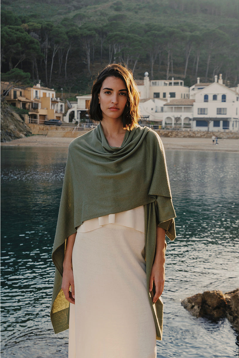 Cashmere Silk Box Neck Poncho