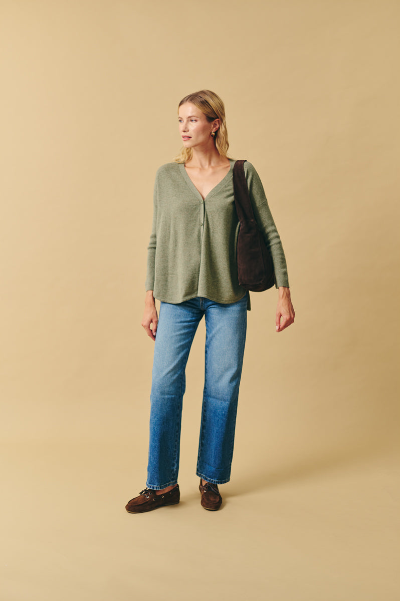 Cardigan poncho 100% cashmere. AGAIN Cashmere.