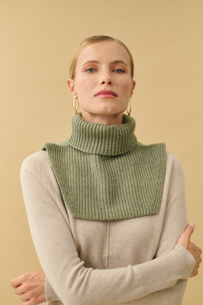 Cuello vuelto cashmere. AGAIN Cashmere