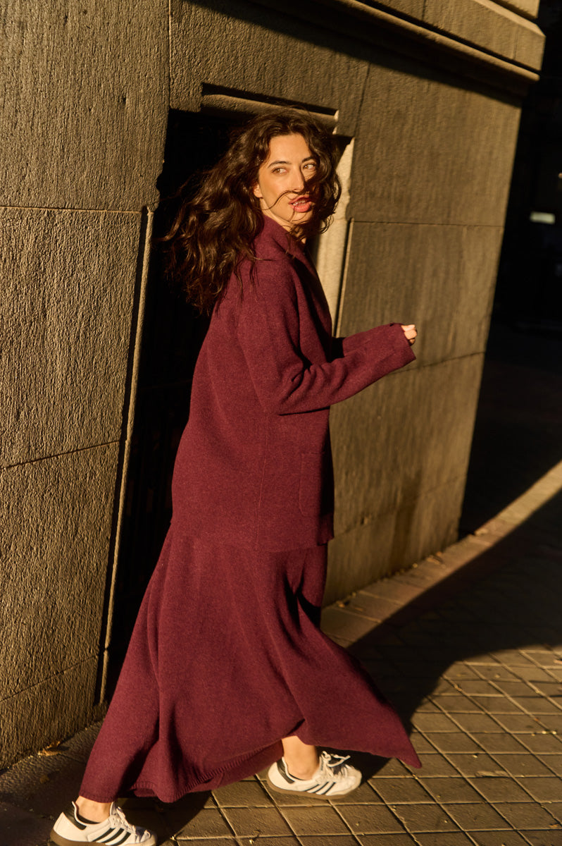 falda midi de mujer red wine Again Cashmere
