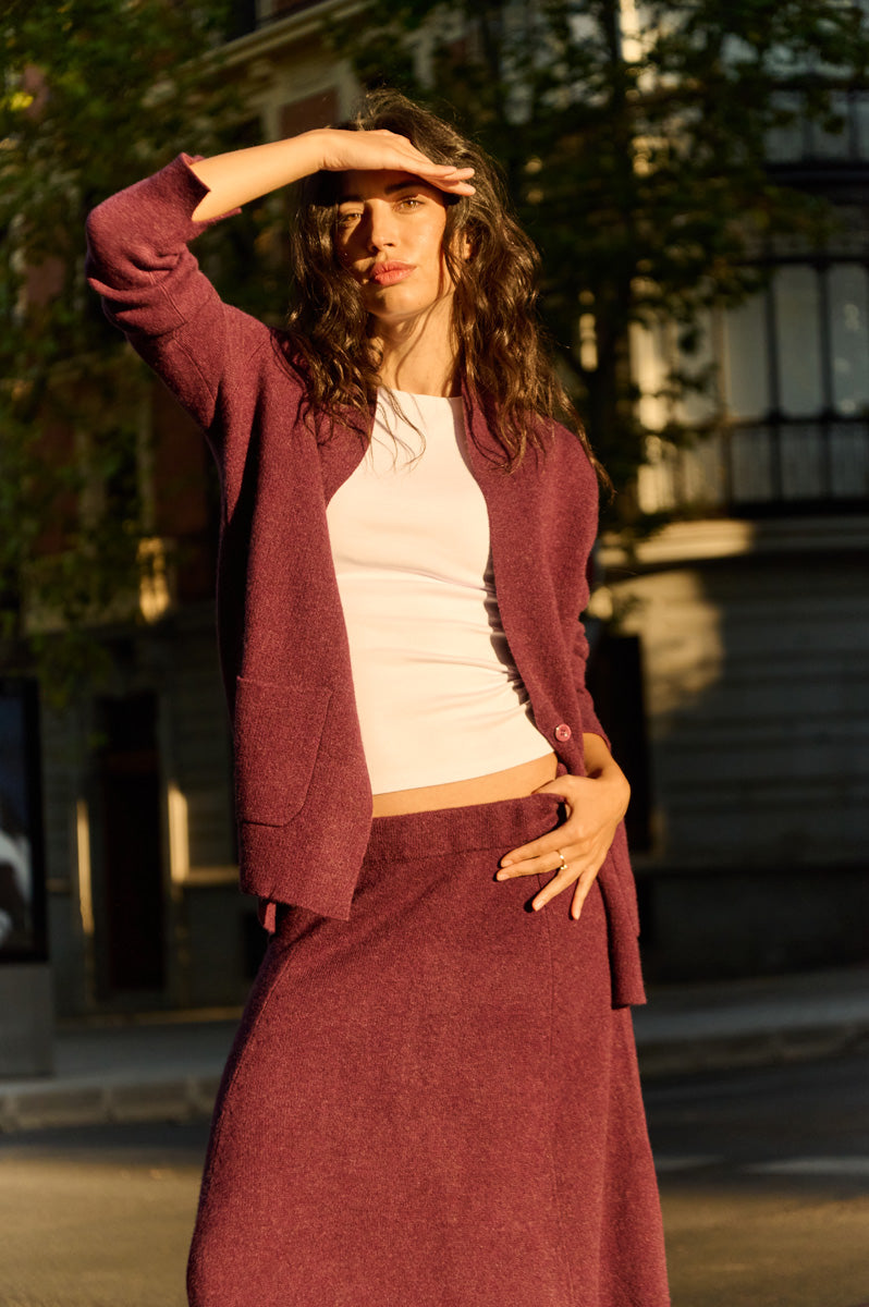 falda midi de mujer red wine Again Cashmere