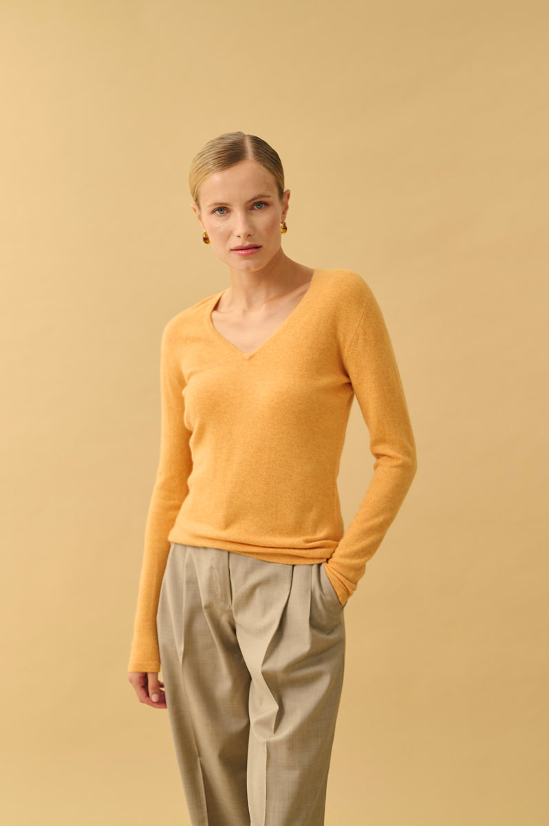 Jersey cuello pico basico 100% cashmere. AGAIN Cashmere