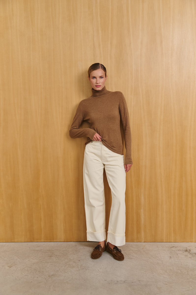 Jersey cuello vuelto 100% cashmere. Again cashmere. 